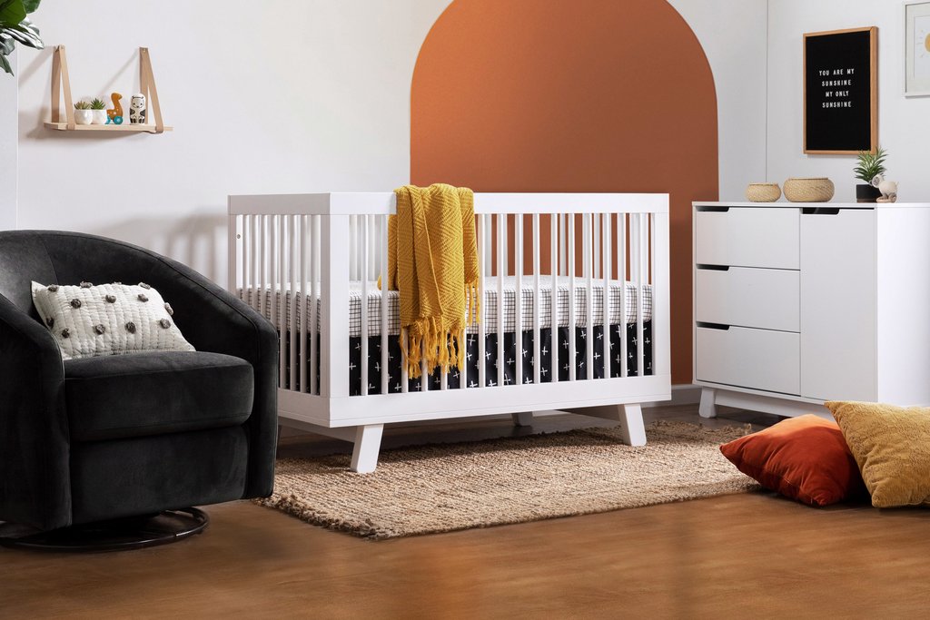 Hudson 3-in-1 Convertible Crib with Toddler Bed Conversion Kit (White)